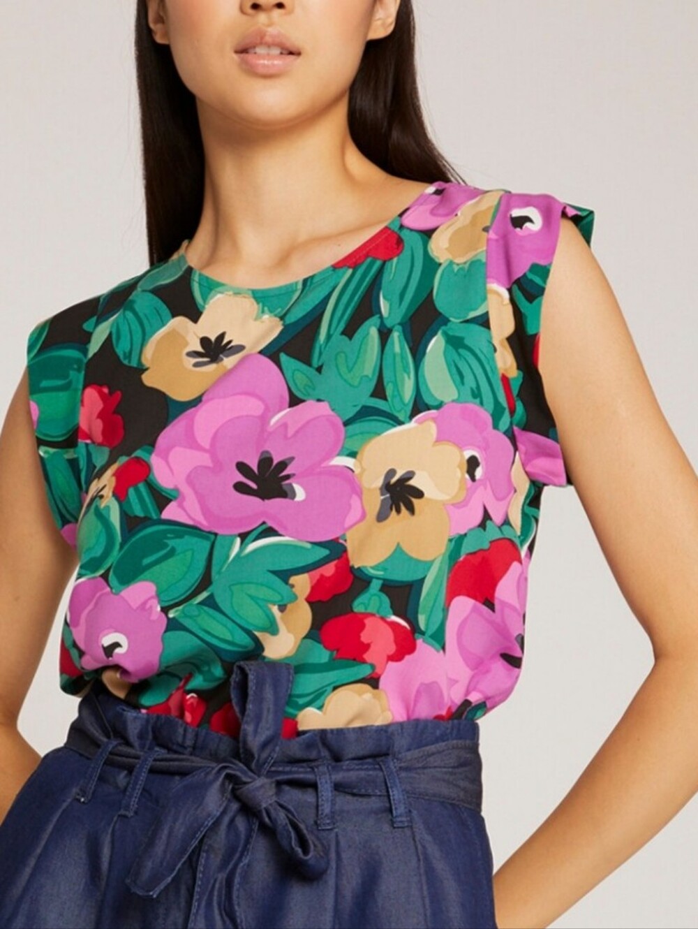 Motivi Floral Cap-Sleeve Top in Pink, Green, Red and Cream Fits M-L
